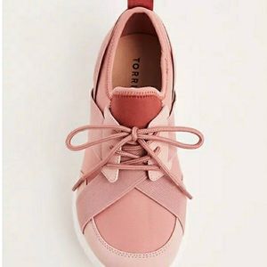 Torrid - Sz 8w Peachy-Pink Sneakers